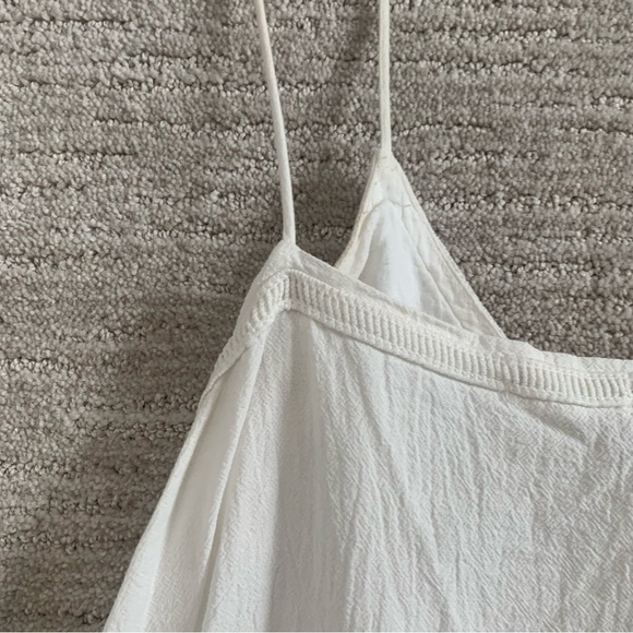 White Frill Linen Dress - Picture 8 of 8